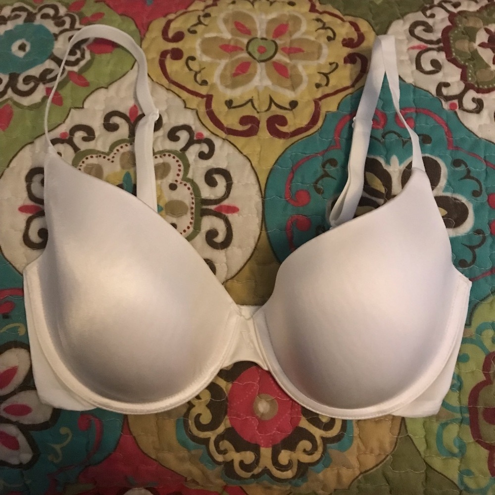 2 Victorias Secret bras. 34D - Picture 2 of 7